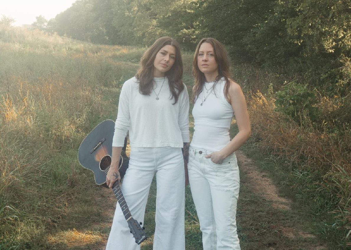 Larkin Poe Show Their Songwriting Roots With ‘An Acoustic Companion’ EP