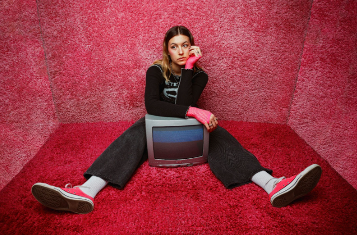 Lille Venn’s “Just Like Me!!” Befriends Self-Deprecating Thoughts