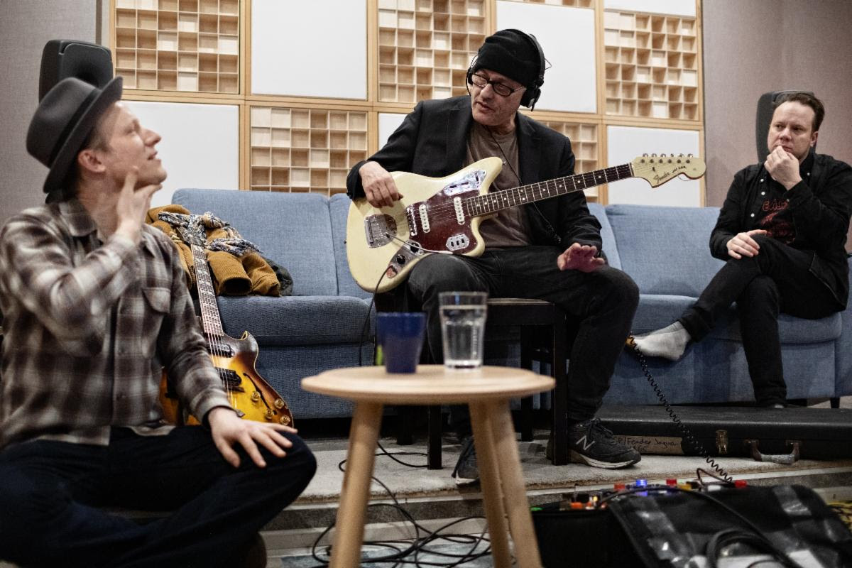 Tuomo & Markus Team Up With Marc Ribot And Verneri Pohjola For “Waiting Room”