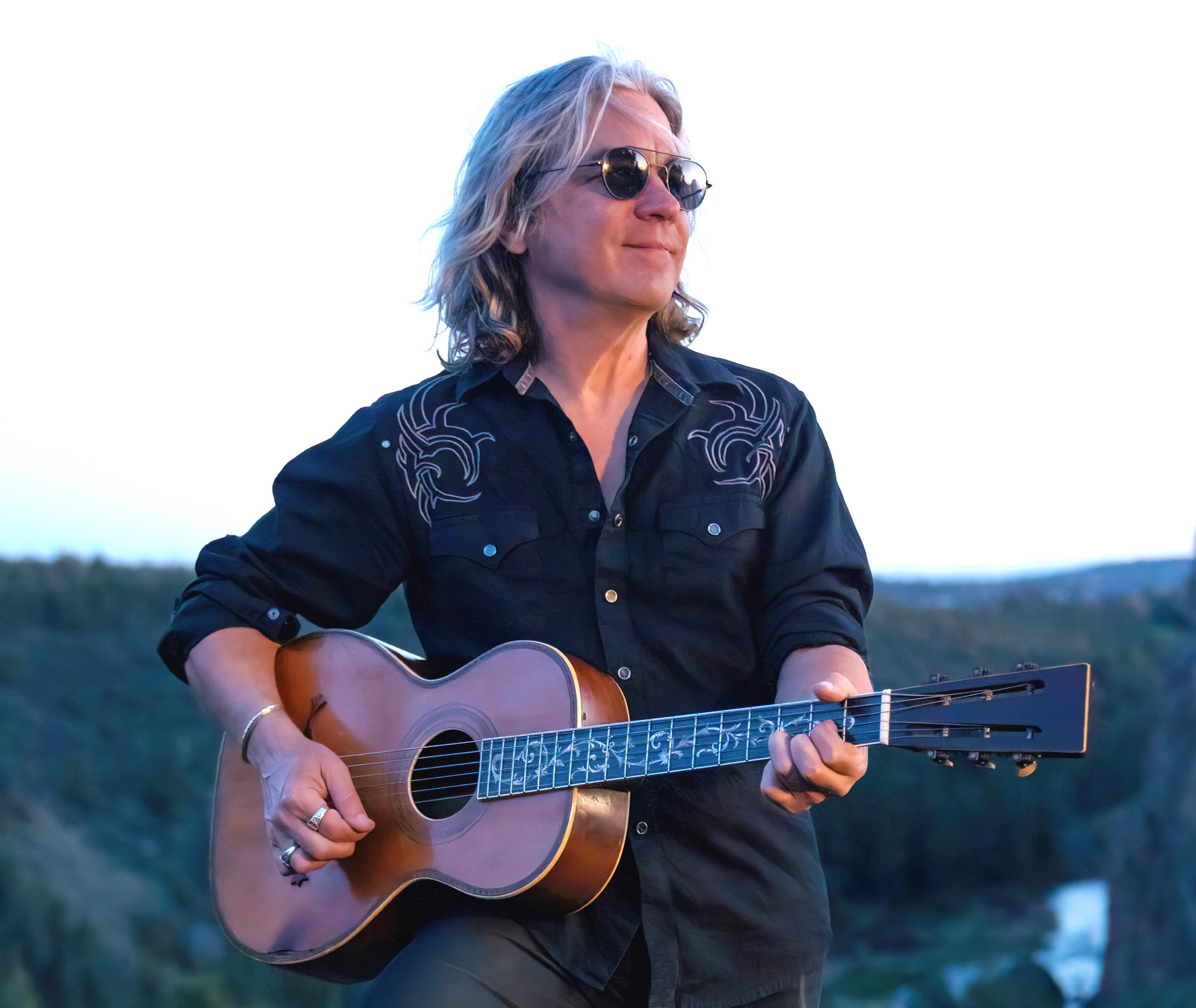 Song Premier: Dean Mueller’s “Fireflies” Dances With Happy Memories And Hope