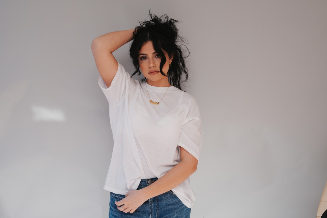 Savanna Leigh’s “mason street” Grapples With A Sense Of Losing Yourself