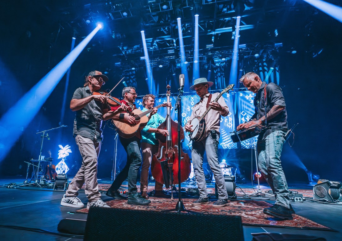 The Infamous Stringdusters Curate Their First Compilation ‘Songs From The River’ Ahead Of Their ‘Nights On The River’ Tour