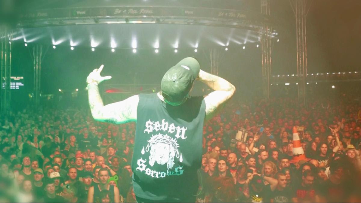 Watch Signs Of The Swarm’s Liveplay Video For “Borrowed Time”