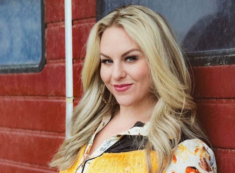 “While I Still Got Time” From Hannah Anders Encourages Women To Pursue Their Goals