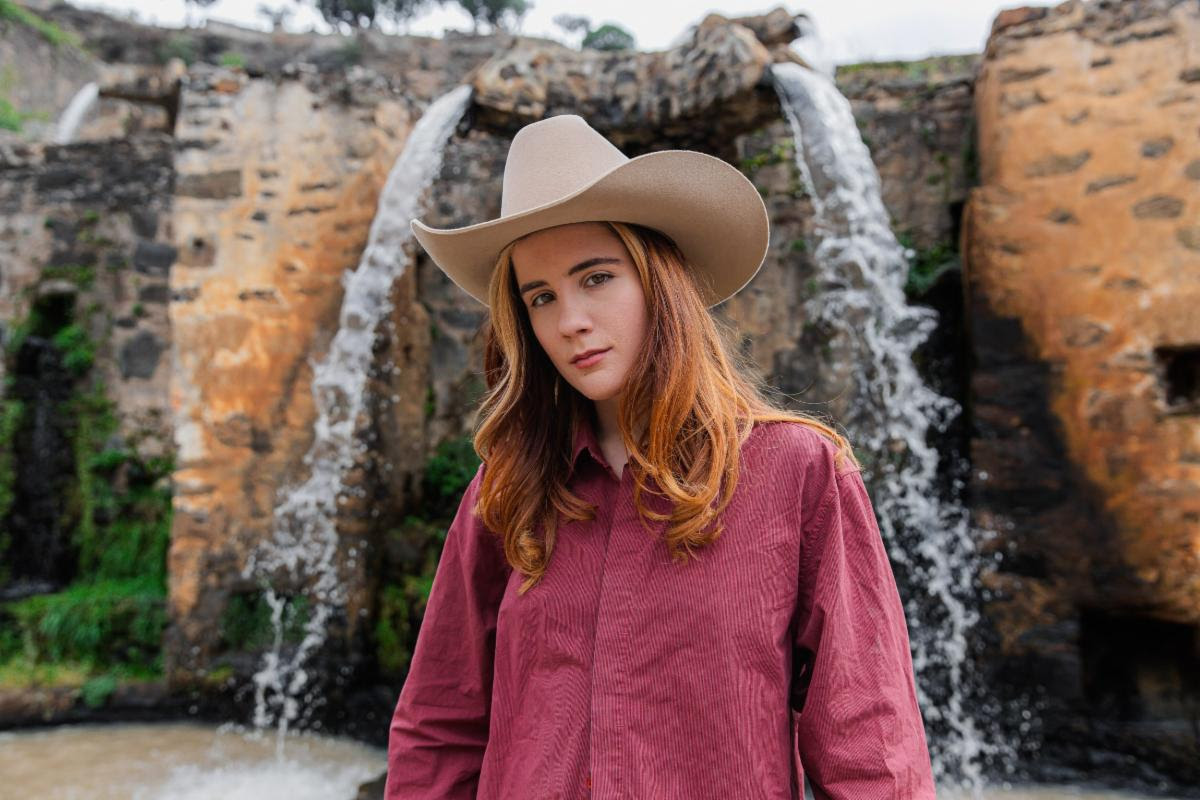 Rae Isla’s ‘New Frontier’ Is A Search That Leads Inside