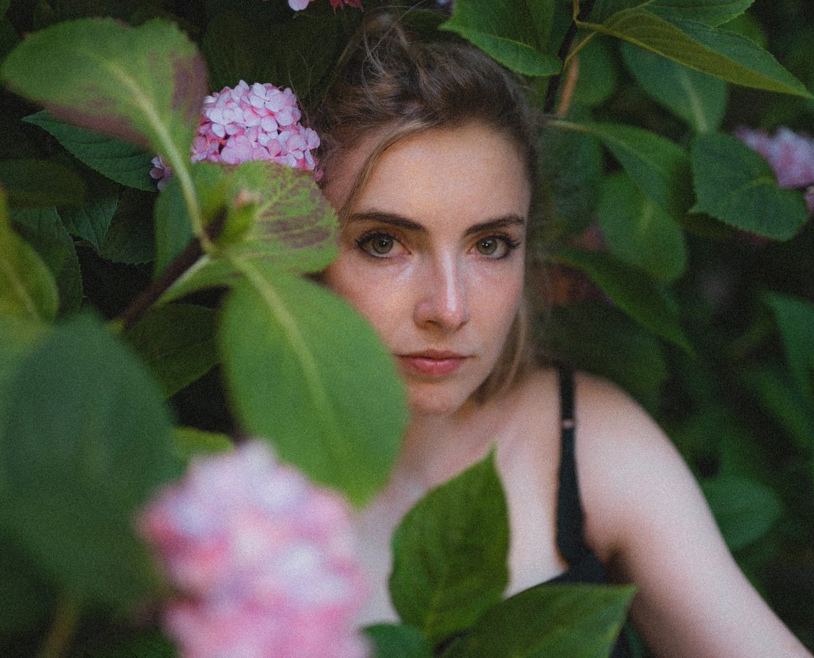 Molly Murphy’s “Thin Glass” Brings Together Irish Traditions And Modern Influences