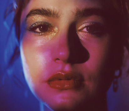 “Chameleon” From Maris Conveys The Struggle To Adapt To A New Life