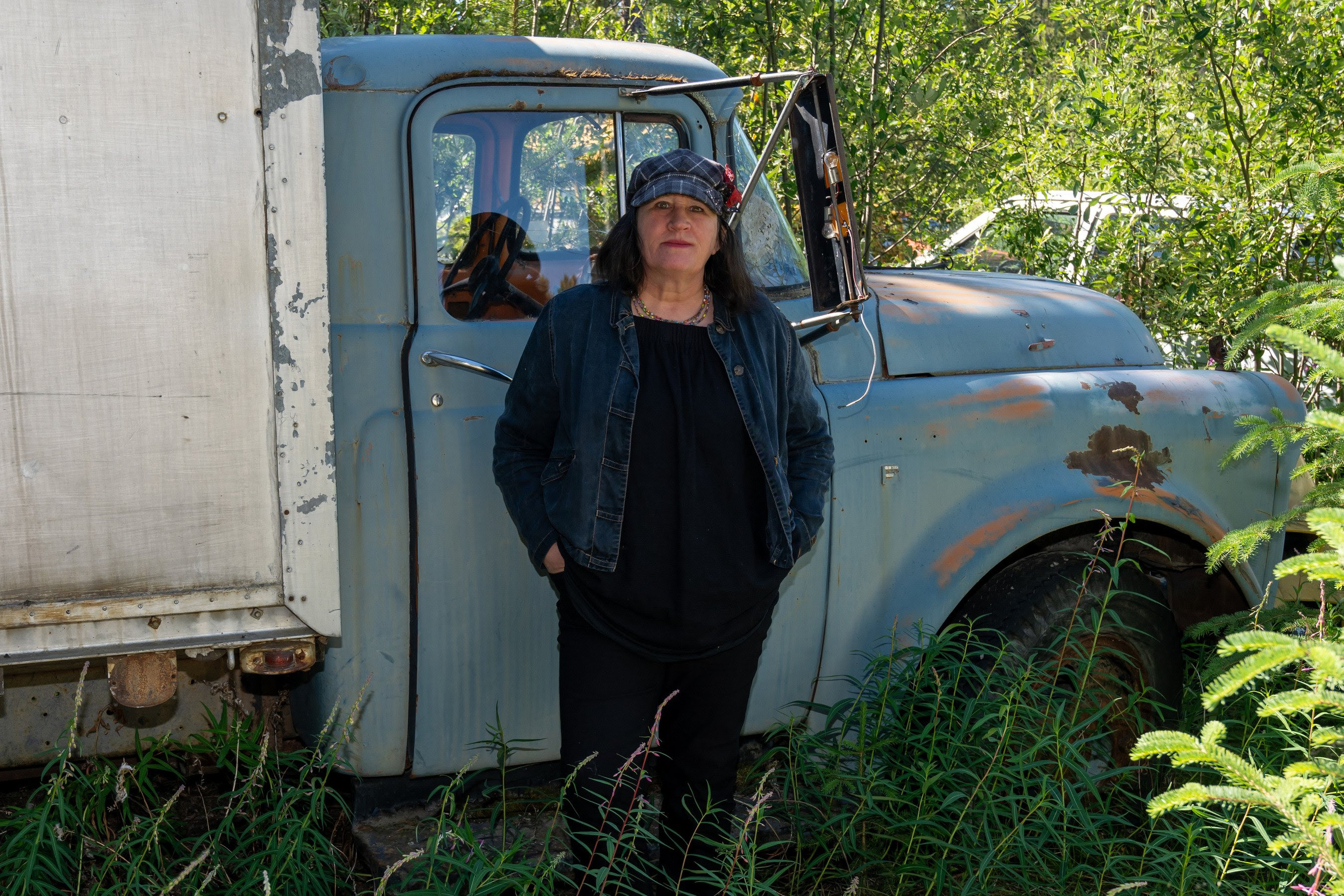 Kim Beggs Shares An Ode To Lost Loved Ones With “Alive And Well In My Dreams”