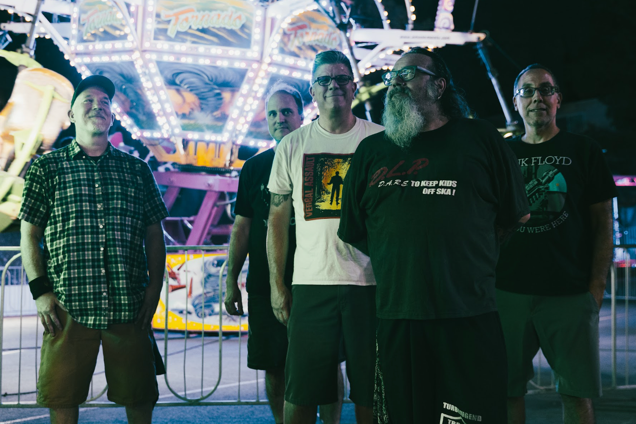 For Closure Introduces Power-Pop And Punk ‘Cliffside Serenades’