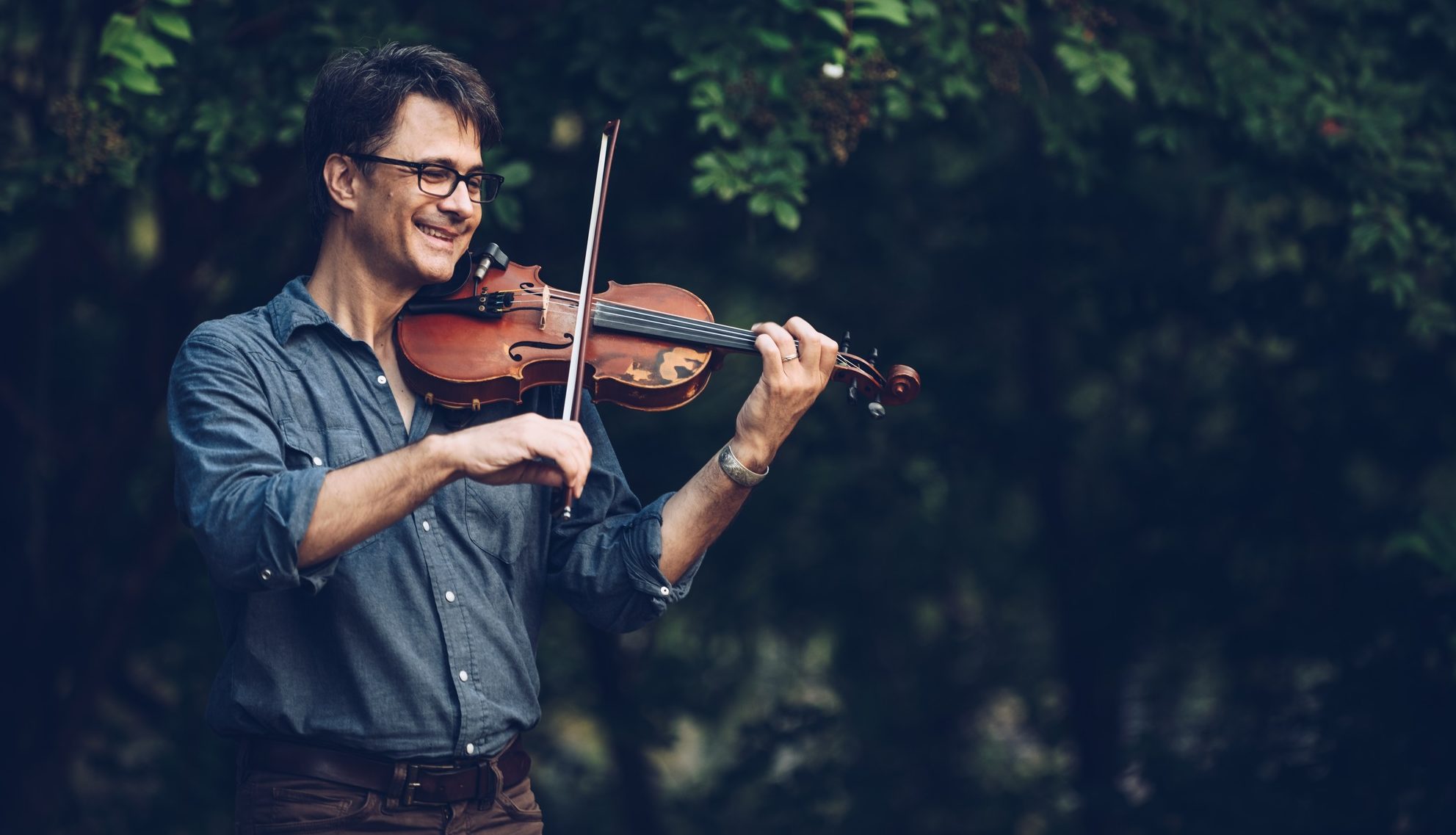 Everett Wren Pays Tribute To Those Who Inspire Him With ‘Cascades’