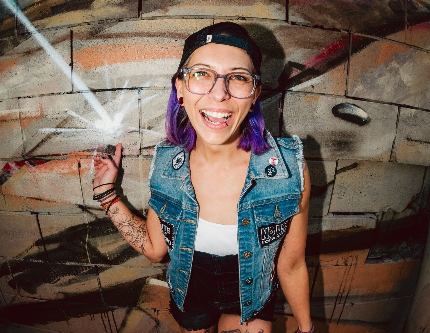 Jessie James Tracks Down Resilience With “Rise And Shine”