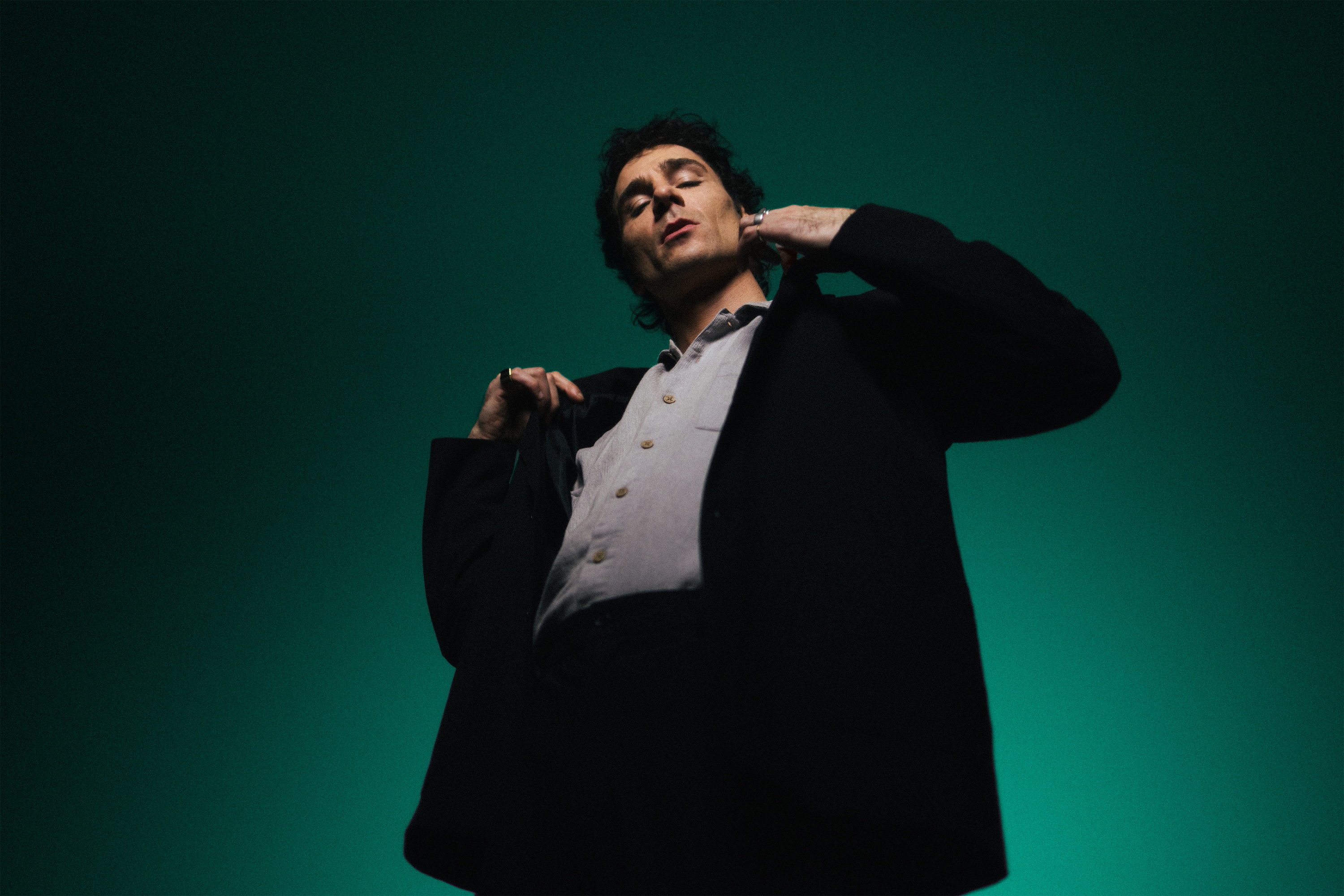 Sam Himself Explores “Backstreets” In Between Worlds