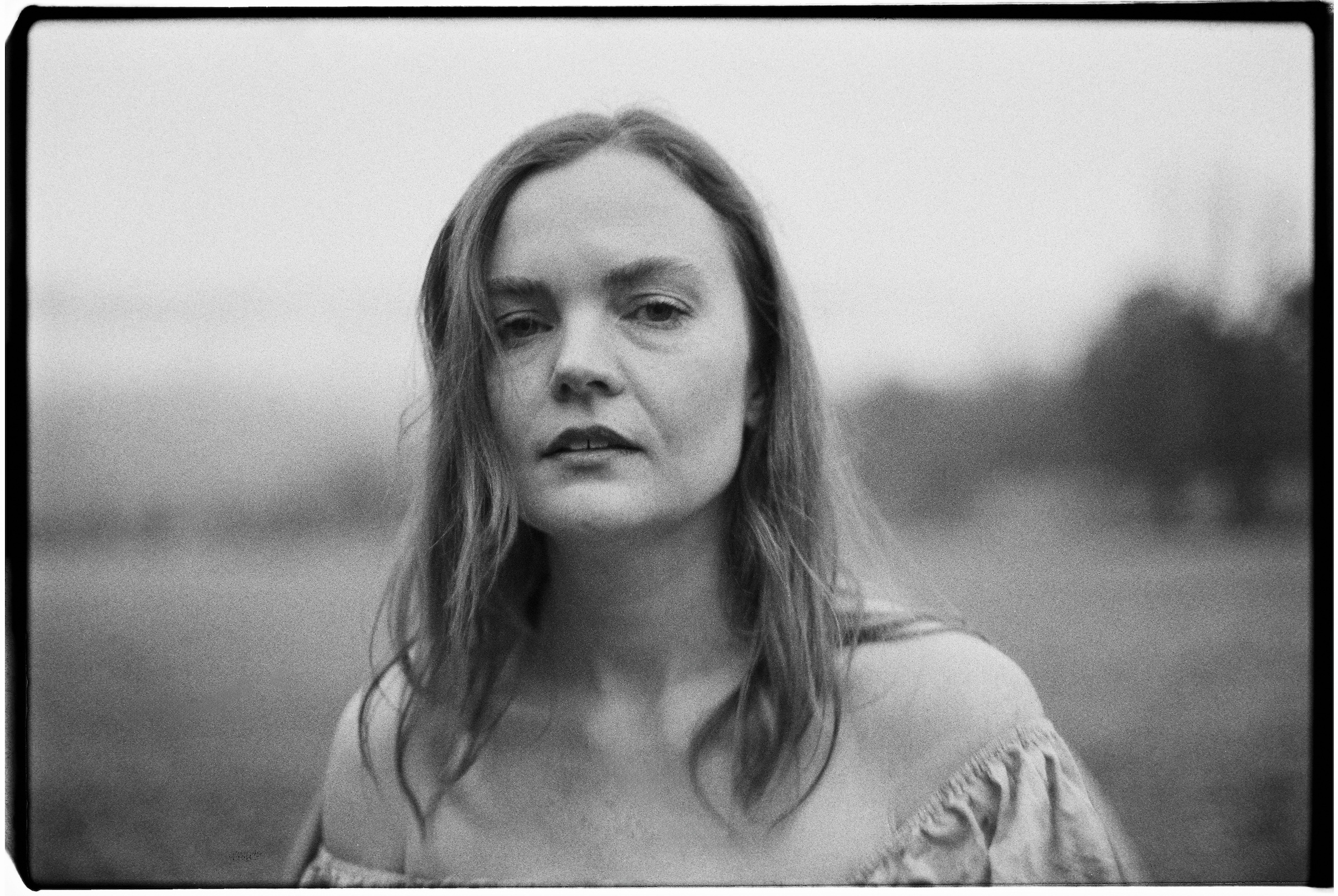 Song Premier: Annie Stokes Energetically Redefines The Idea Of Being A “Country Wife”