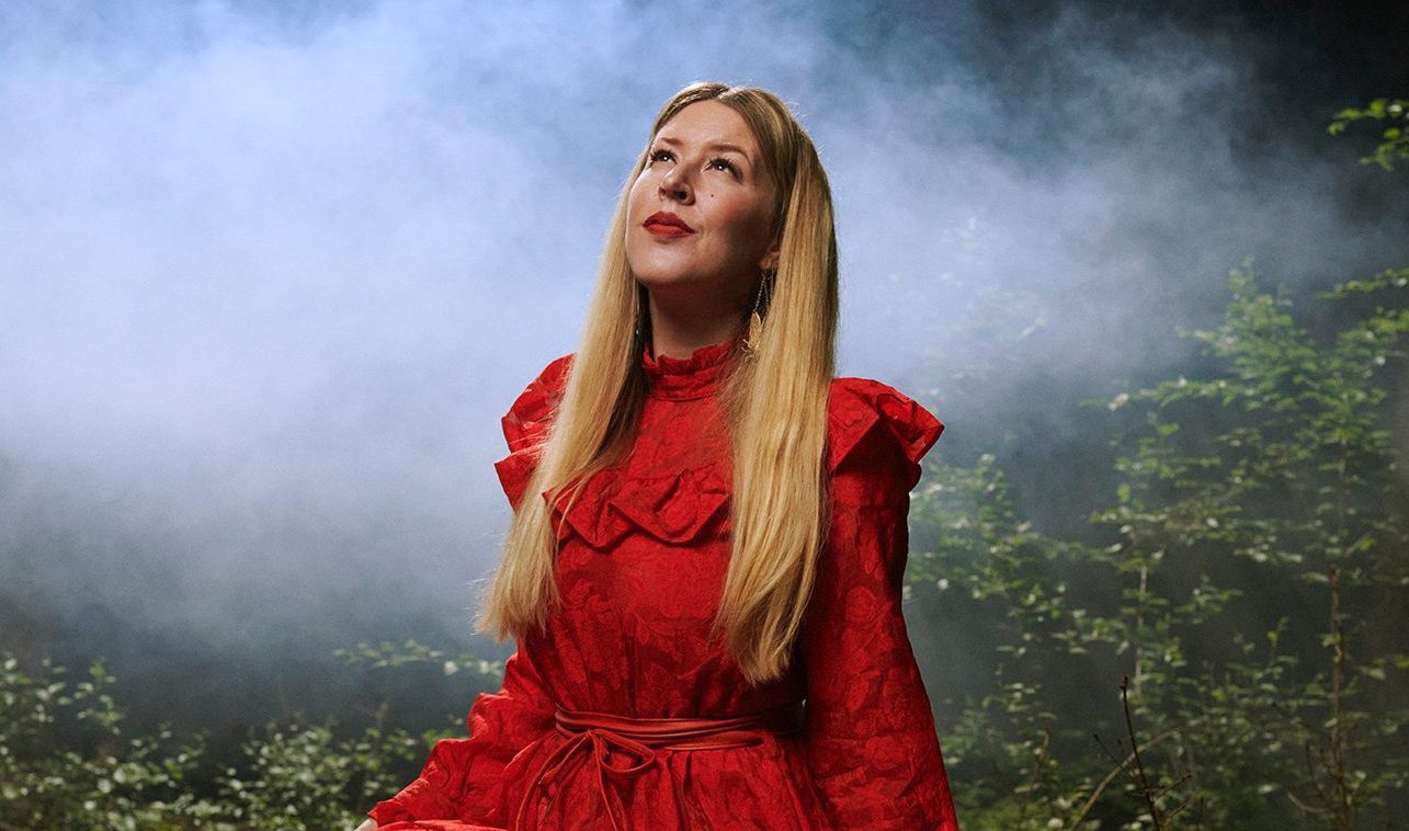 Song Premier: Gayle Skidmore’s “The First Flakes Of Snow” Balances Beauty And Tragedy