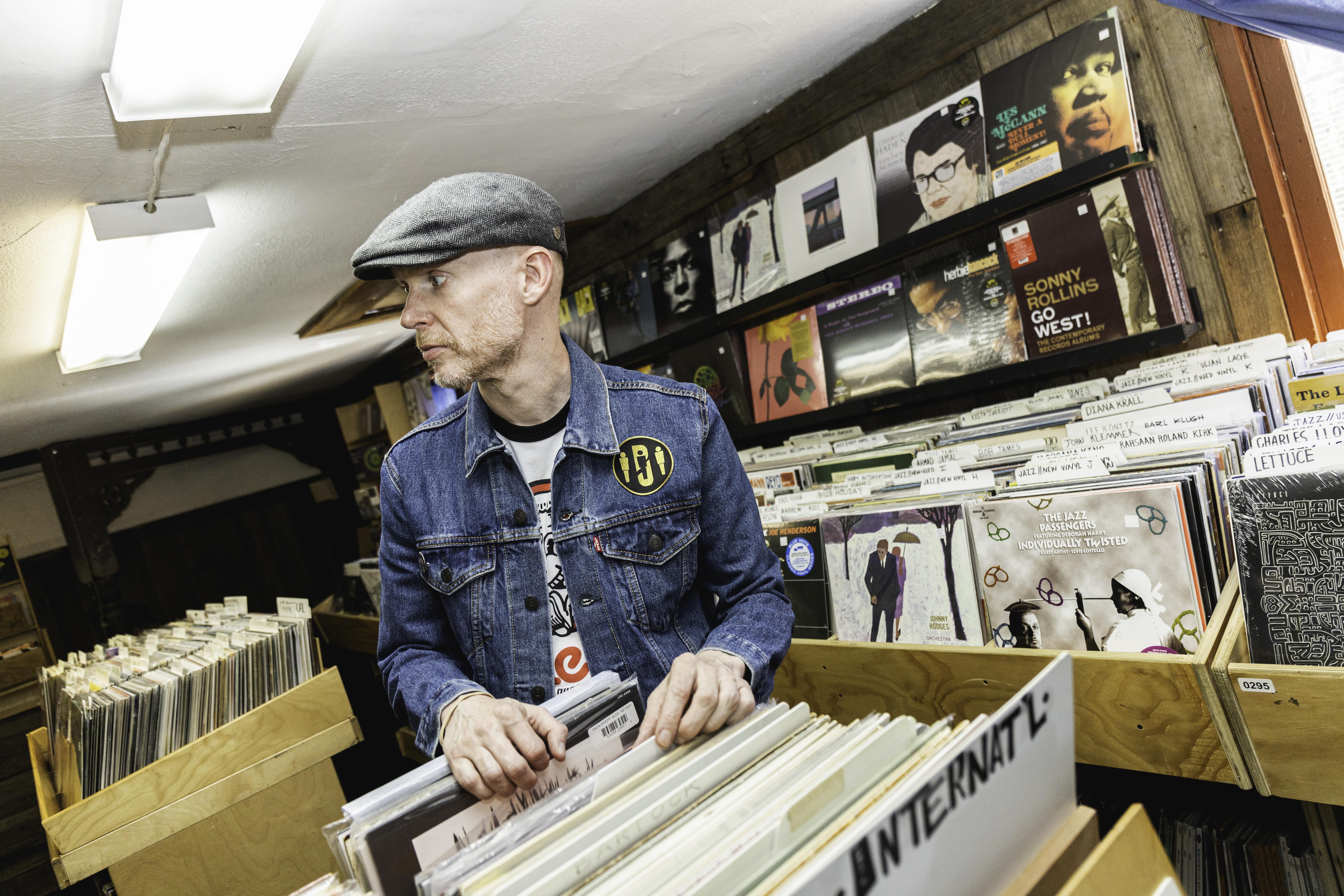 Song + Video Premier: Kasey Anderson’s “Leave An Echo” Asks Whether We Will Approach Love Or Retreat From It