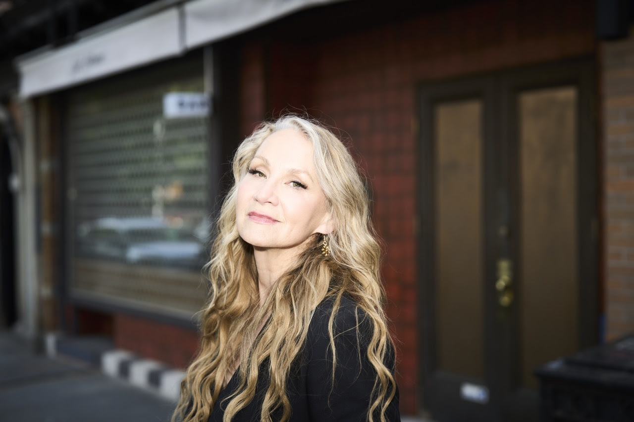 Joan Osborne Builds On Her Bob Dylan Interpretations With ‘Dylanology Live’ Album And Tour