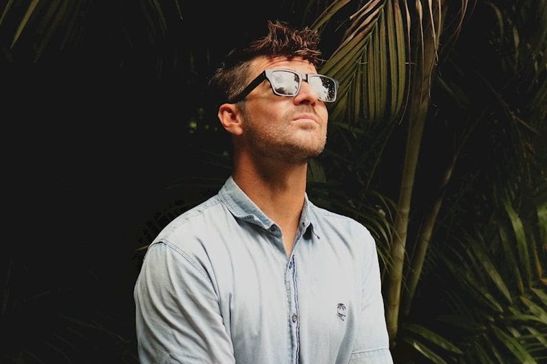 Jon Gazi Brings Homegrown Calypso Rock To “Statia”