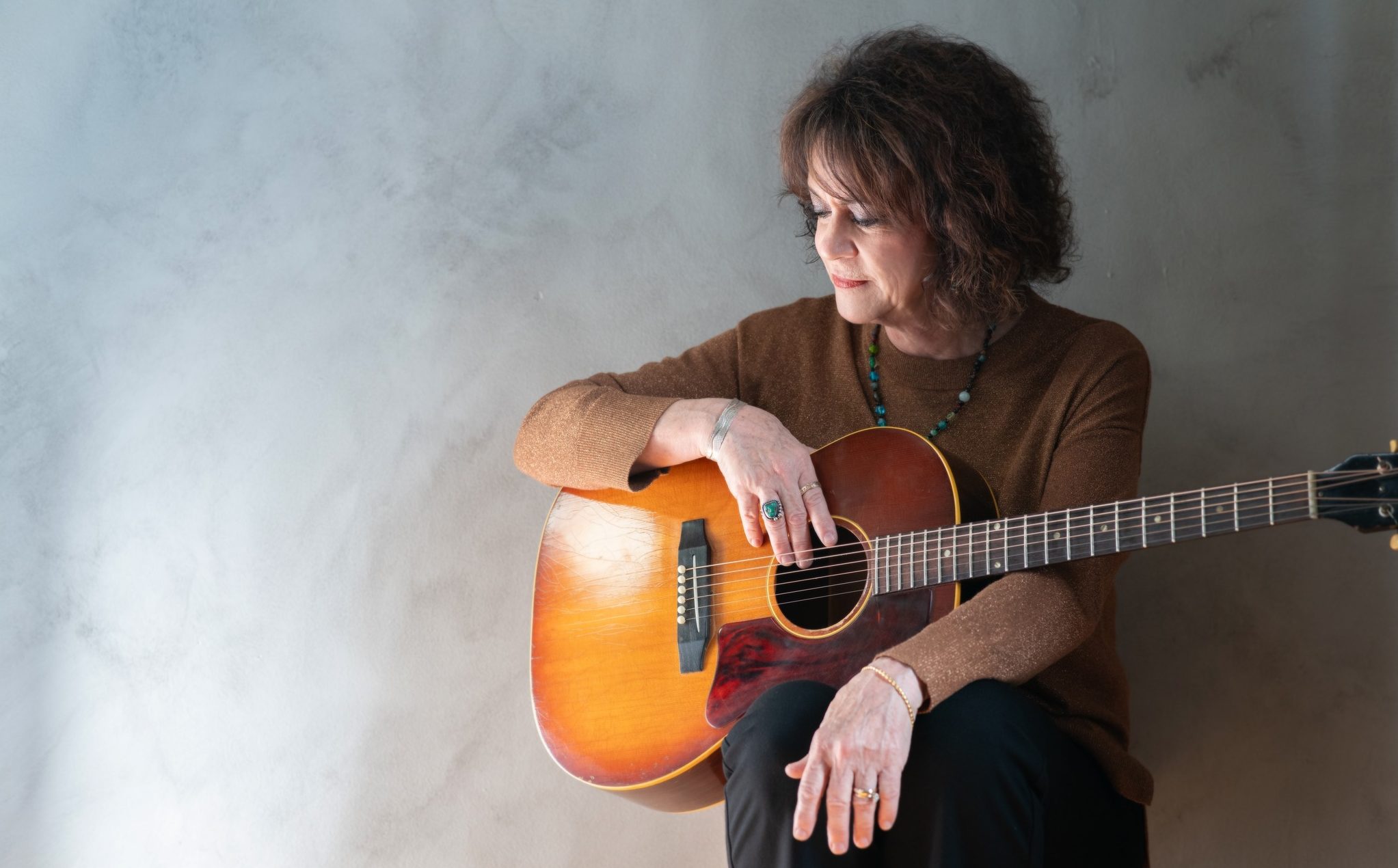 Helene Cronin’s ‘Maybe New Mexico’ Is A Gentle Record That Gets Closer To Her Live Performances
