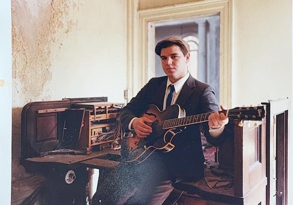 Eli Paperboy Reed’s ‘Sings Walkin’ And Talkin” Gets A 20th Anniversary Deluxe Release