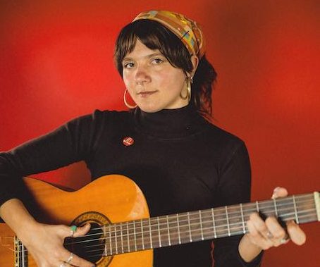 Mae Powell’s “Tangerine” Celebrates Having A Squishy, Tender Heart