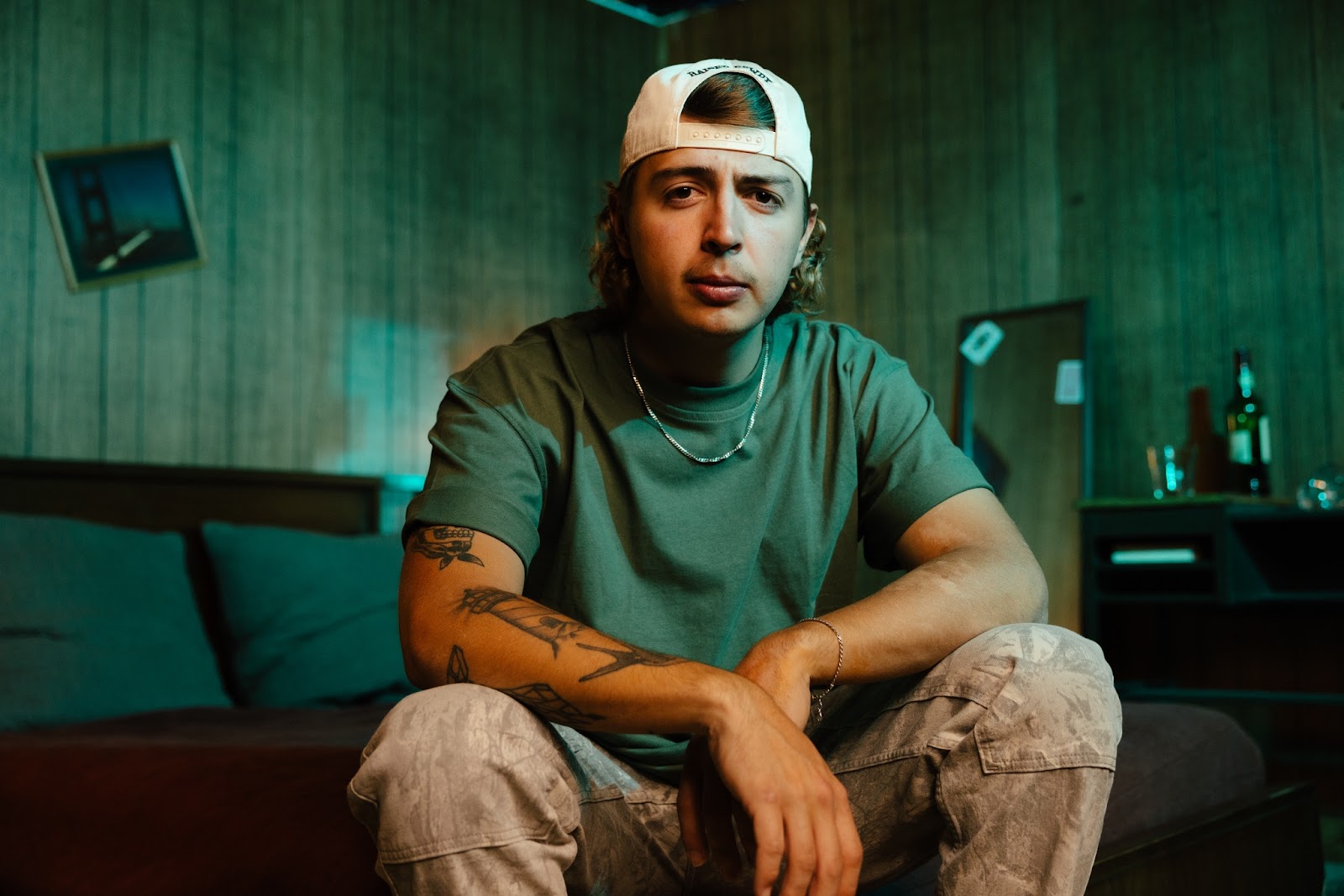 Hays Finds “Red Dirt Therapy” Helps Best For Heartbreak