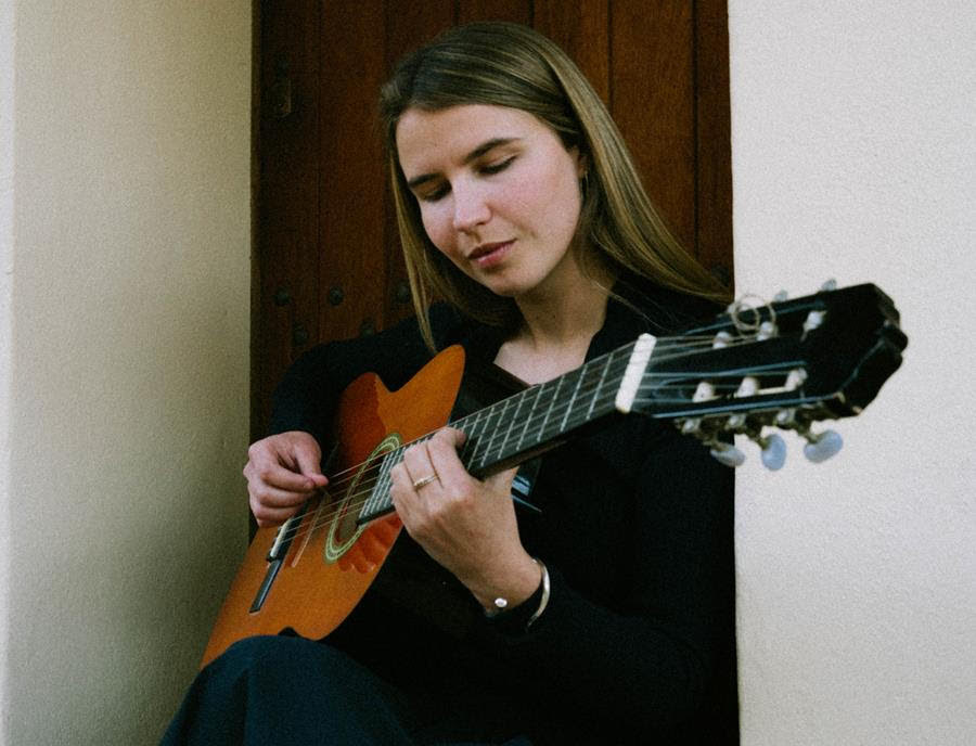 Interview: Liza Lo Shares Musical Discoveries Surrounding Debut Album ‘Familiar’