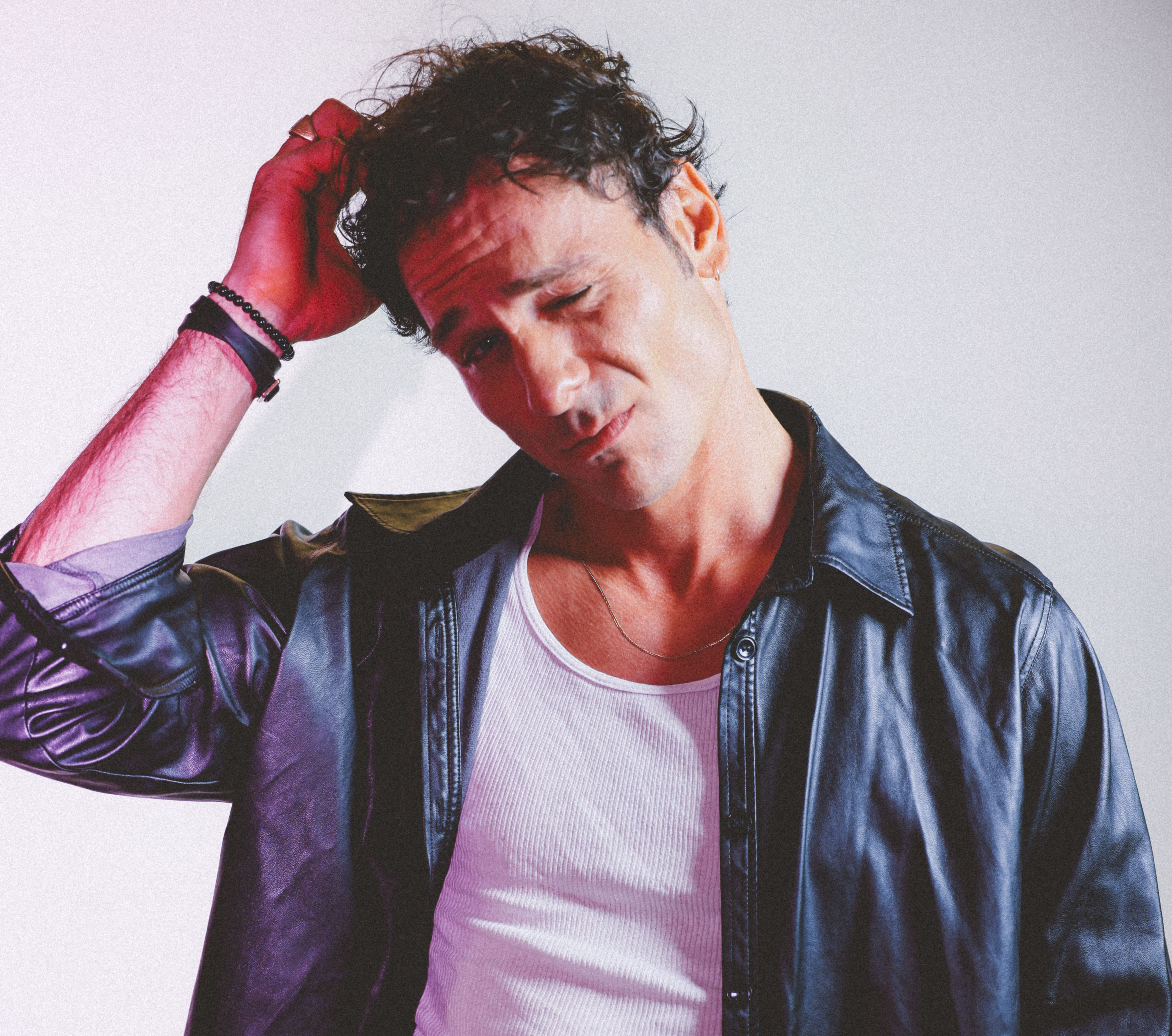 Sam Himself’s ‘Moonsongs’ Embraces The Minimal And Atmospheric