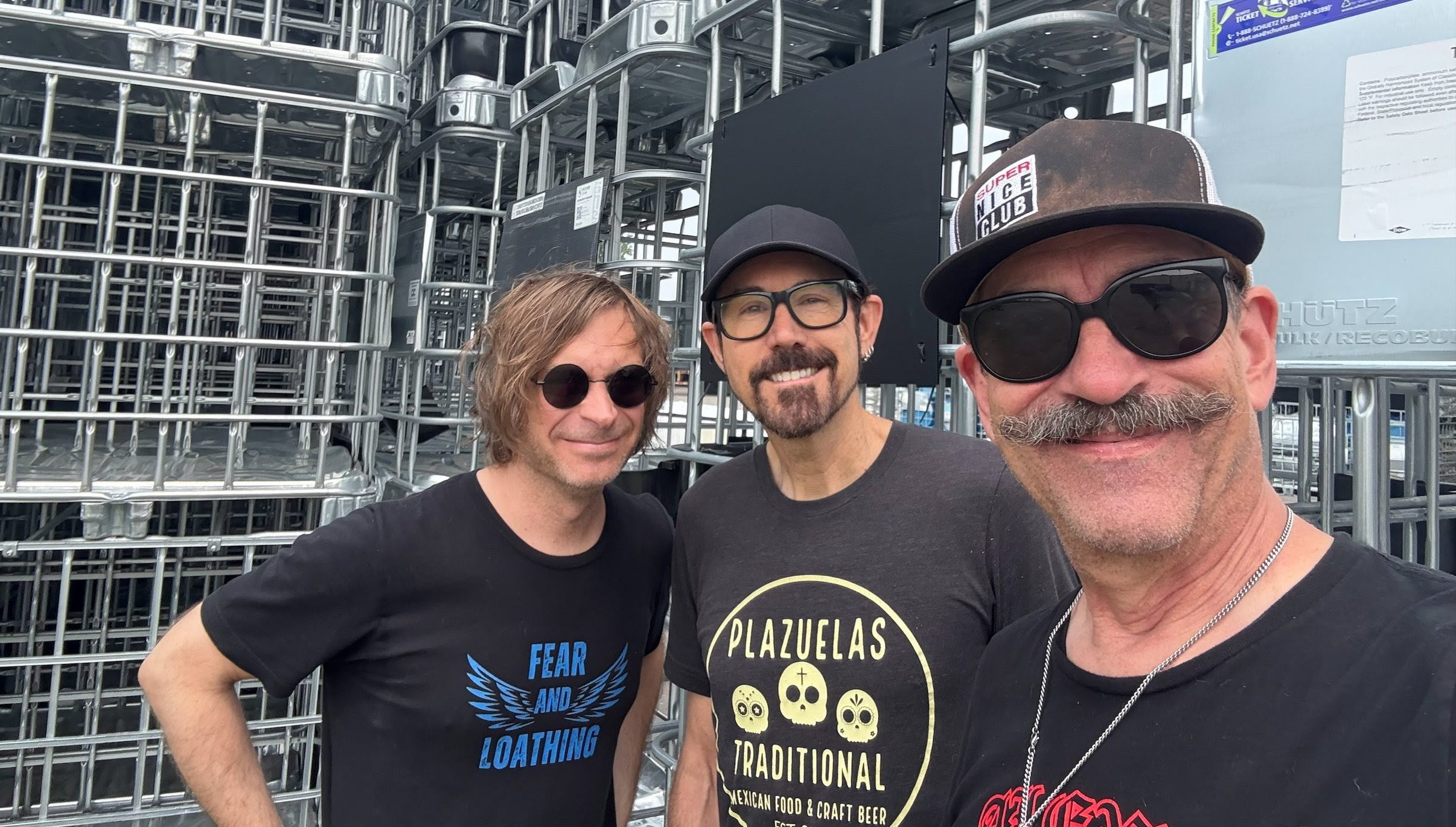 Ultrabomb’s “Artificial Stars” Keeps Reaching Forward In Uncertain Times