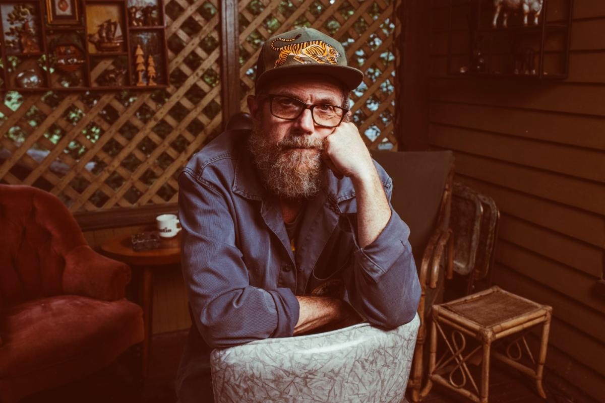 Sounding Arrow Contrasts The Weight Of The World With “Zero Gravity”