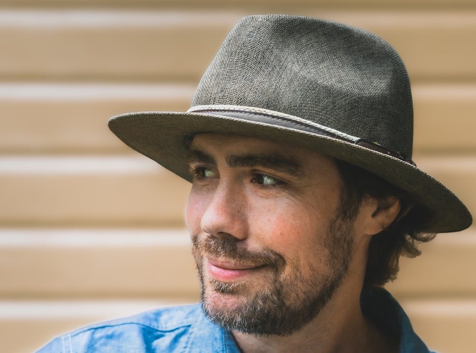 Song Premier: Sky Smeed’s “Bumper Sticker” Gathers Truths From Our Communal Obsessions