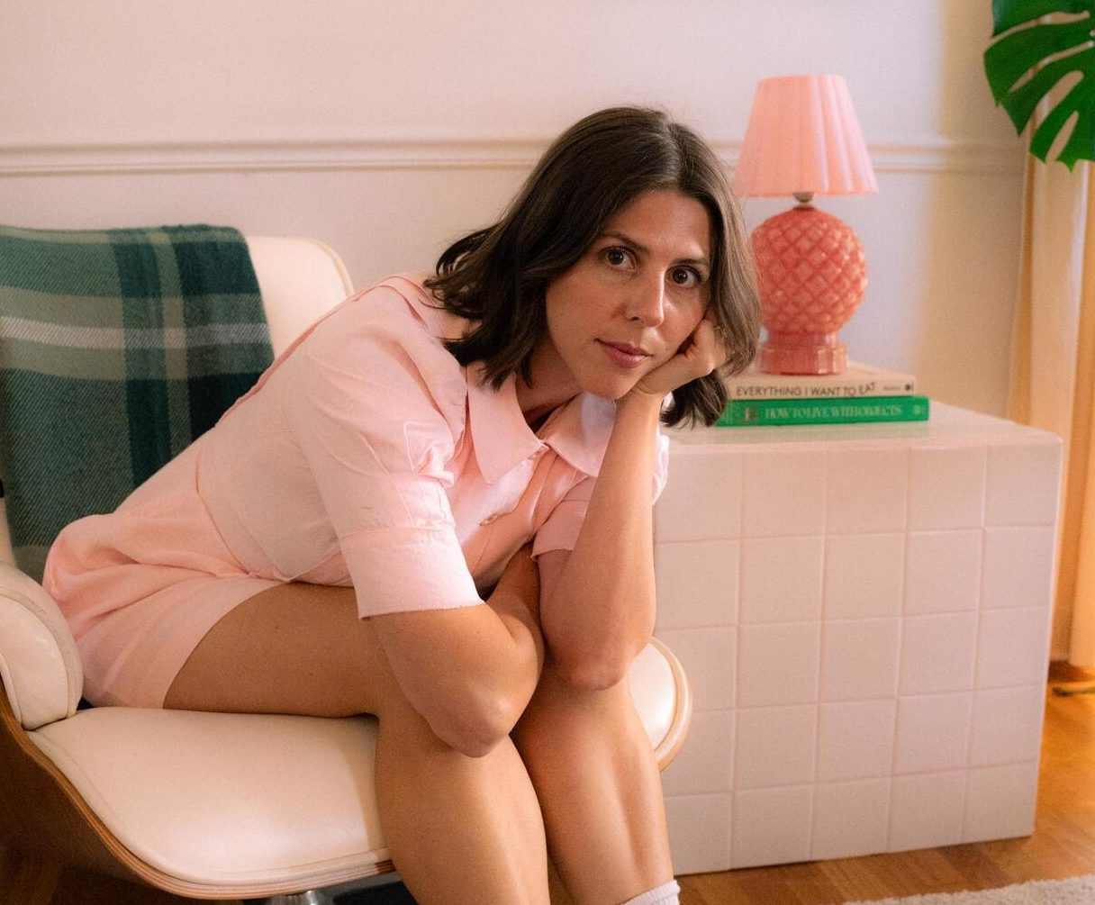 Jillette Johnson Finds Joy In ‘The Pain, My Friend’ EP And Heads Out On Tour