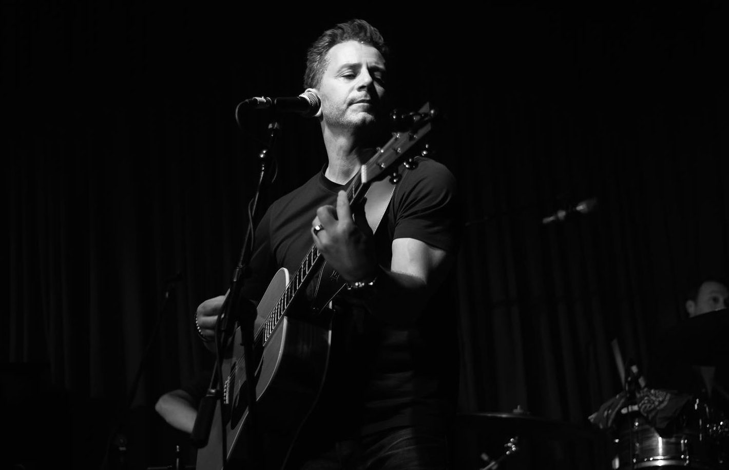 Eric Hirshberg’s “We’re All In This Alone” Takes On The Plague Of The Algorithm