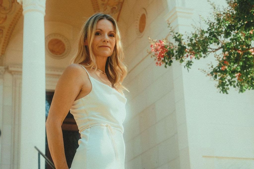 Sarah Sharp Builds On Her Songwriting Career And Band Life To Release Debut Solo Album ‘Deja Vü’