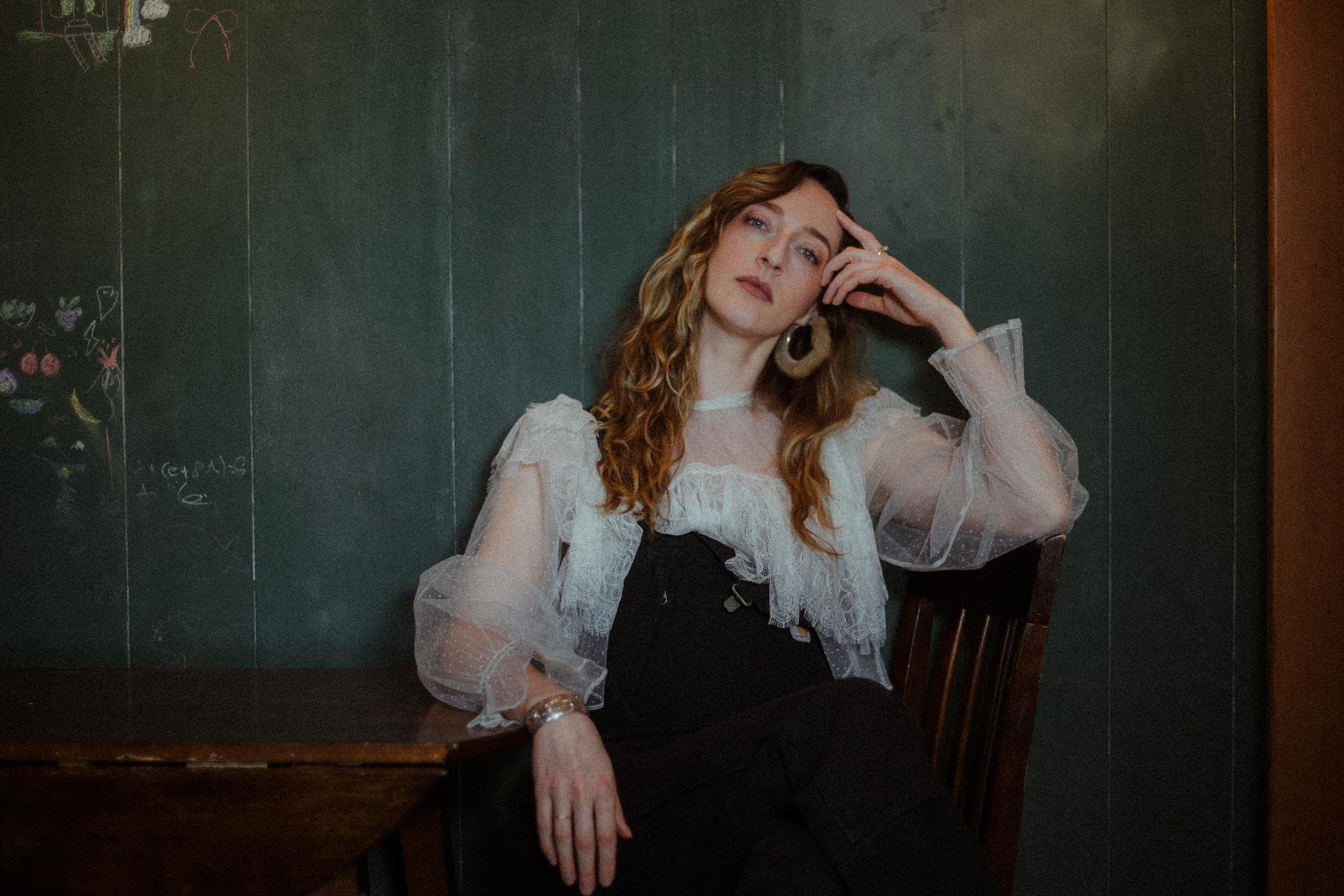 Taylor Dallas Vidic Plays ‘Cat & Mouse’ With Two Genres For Her Debut Album