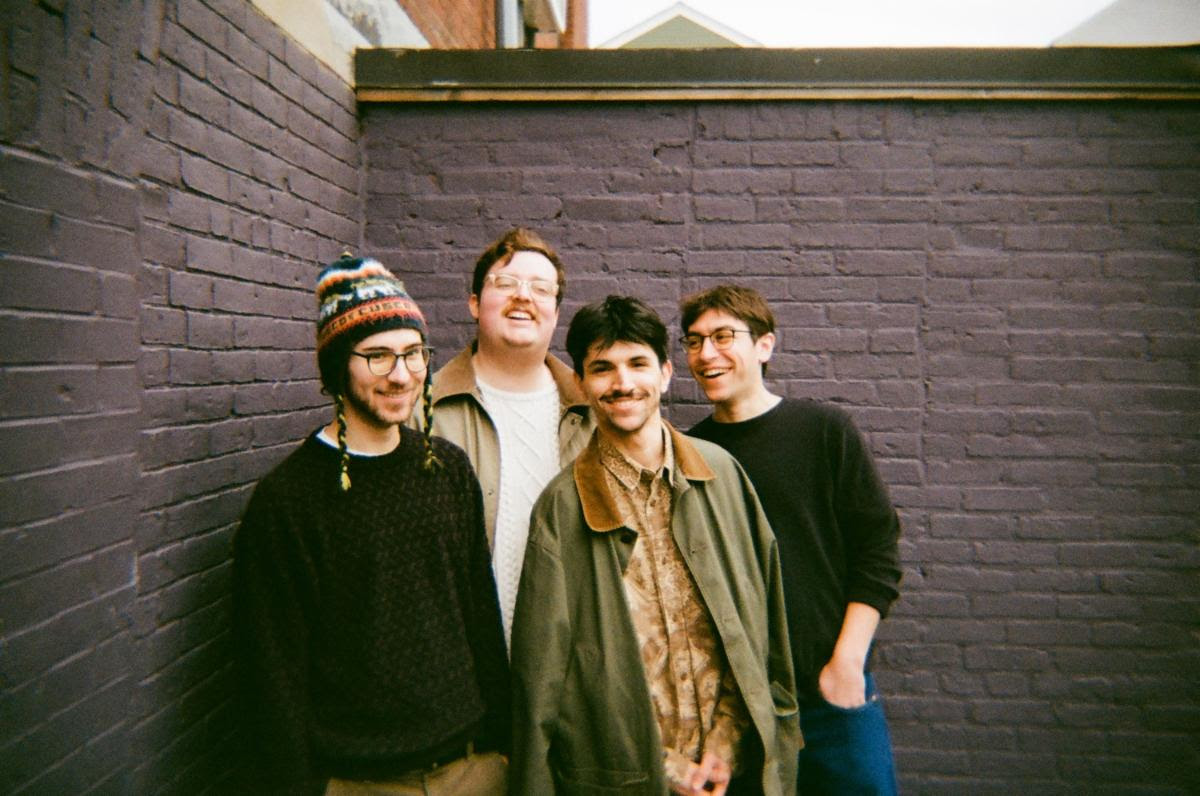 Gollylagging Captures The Sharpness Of Friendship Fallouts With “Jackknife”